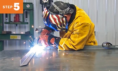 Welding welding two ends of metal together